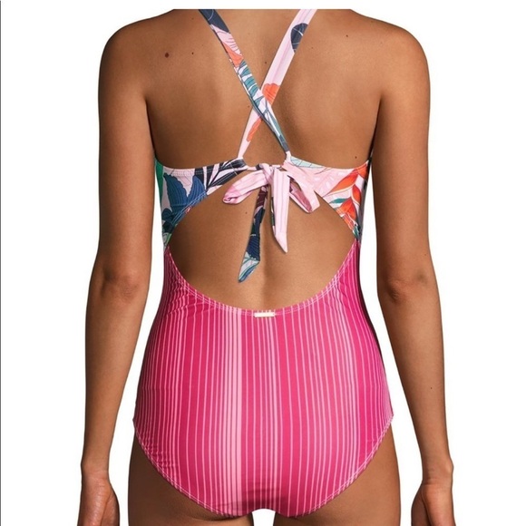 Nicole Miller Blush Floral One Piece Swimsuit Pink Size 8 NWT - Picture 11 of 11